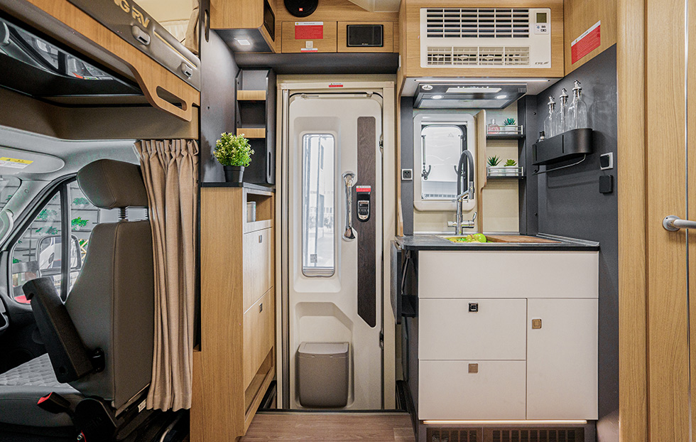 宇通C535旗舰版双拓展房车，超大空间、悠然人生，满足你的房车旅居生活