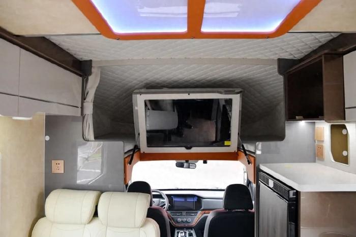 长安跨越者D5旅居车畅游版 个性外观设计 2.0T+8AT 享受自由与舒适