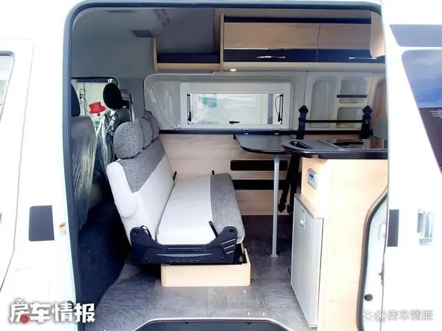 7座丰田海狮房车，2.8T柴油带四驱，有整体厨房变形后可住四口人