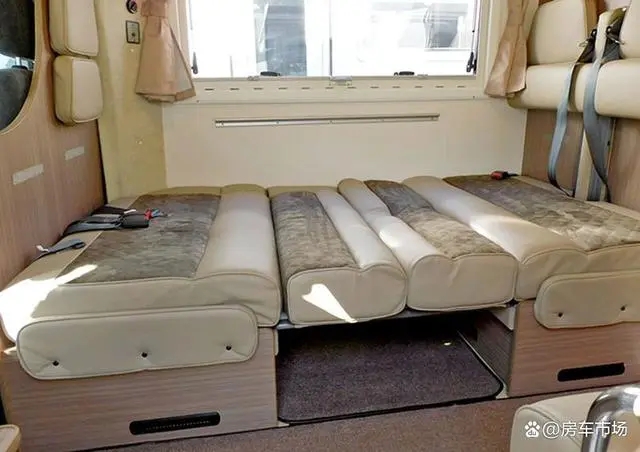 丰田海狮额头房车，霸气前脸，低调实用改装，内部7座4张床