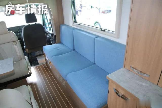 高3米的依维柯房车配3张独立床，采用乘用车座椅核载6人，36.8万