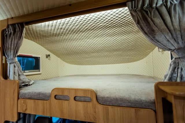 隆翠“自由风”依维柯双拓展C型房车，大空间、高配置，一车5张床