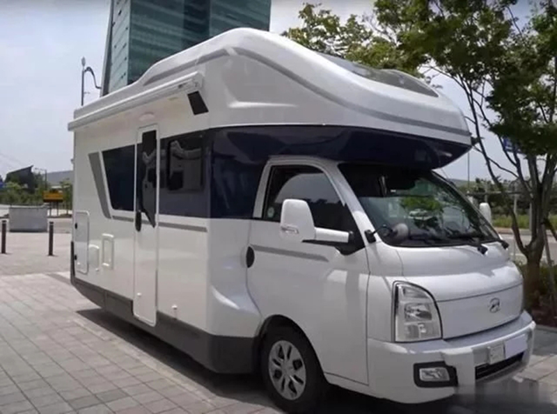 韩国首款现代房车车内床铺设计是亮点，后拓空间大