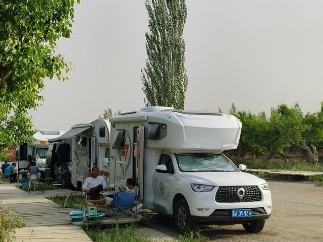 库尔勒市和什力克乡房车营地迎来首批疆外游客
